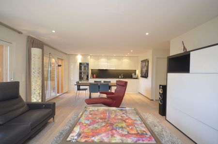 Very nice 4-room apartment for rent in a small building - Photo 4