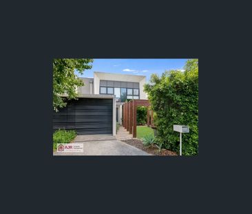 Modern 3-Bedroom Town-home in Prime North Kellyville Location! - Photo 5