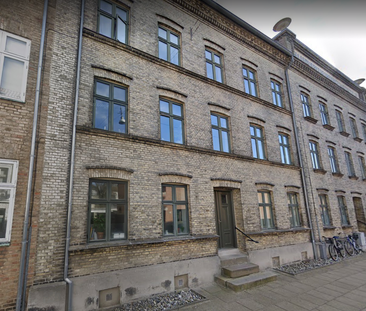 Hyggelig 2-værelses lejlighed med dejlig gårdhave - Foto 1 | Rentumo