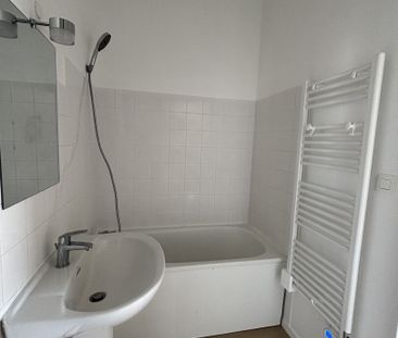 Location Appartement 2 pièces 47m² - Photo 4