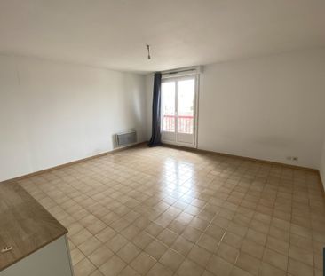 T1 climatisé de 32.19 m² proche CV Salon de Pce - Photo 1
