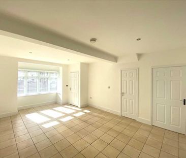 2 bedroom semi-detached house to rent - Photo 6