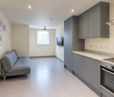 1 bedroom in a house share to rent - Photo 3