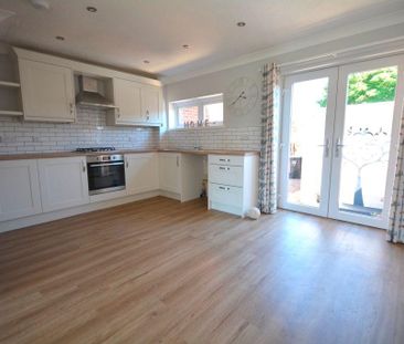 3 bedroom terraced house to rent - Photo 2