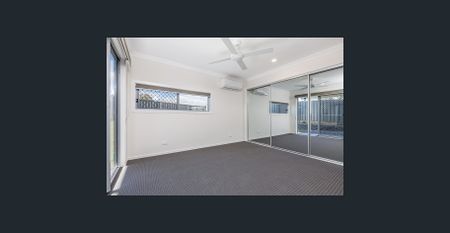 Modern 4 Bedroom Home! - Photo 2
