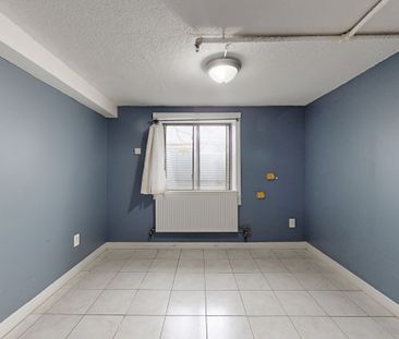 For Lease - 896 Eglinton Avenue Unit# 100, Toronto, Ontario - Photo 6