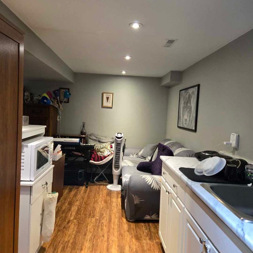 For Lease - 12 D'ambrosio Drive Unit# Lower, Barrie, Ontario - Photo 1