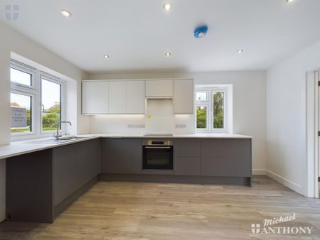 3 bedroom semi-detached house to rent - Photo 5