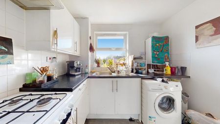 Fantastic two bed located within mins to Camden & Kings Cross - Photo 3