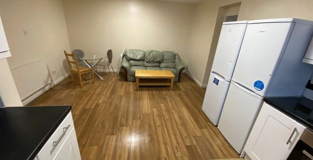 Newport View, Headingley, Leeds, LS6 3BX - Photo 1