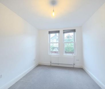 3 bedroom flat to rent - Photo 6
