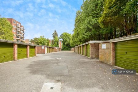 2 bedroom flat to rent - Photo 4