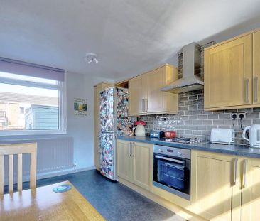 3 bedroom terraced house to rent - Photo 2