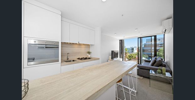 Your Ideal Fully Furnished Home Awaits in St Kilda! - Photo 1