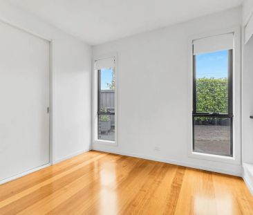 Spacious Modern Living - Photo 3