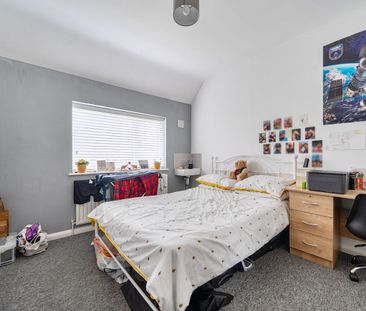 5 bedroom semi-detached house to rent - Photo 2