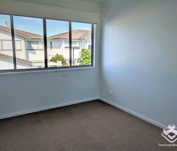 Modern Four Bedroom Townhouse at Merrimac - Photo 1