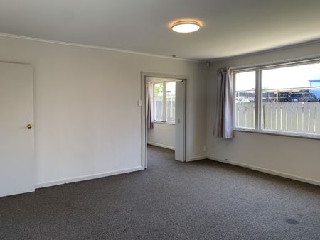 90 Matipo Road, Te Atatu Peninsula, Auckland - Photo 3