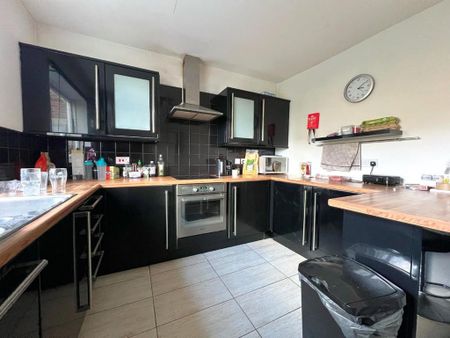 3 bedroom maisonette to rent - Photo 5