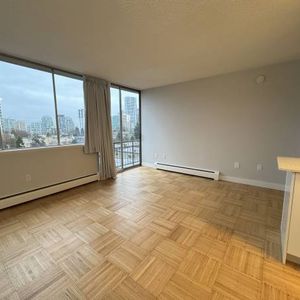 1 Bed 1 Bath Near Downtown, English Bay Sunset Beach, Stanley Park - Photo 2