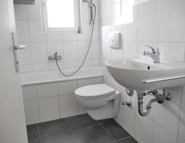 ﻿Schöne 2-Zimmer-Wohnung mit Tageslichtbad und Balkon in Hanau zu vermieten - Photo 1