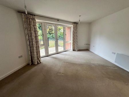 2 bedroom ground floor flat to rent - Photo 2