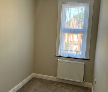 3 Bed Flat, Welldon Crescent, HA1 - Photo 6