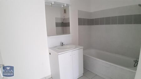 Location Appartement 2 pièces 50m² BEAUNE LES MINES 87280 - Photo 2