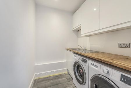 3 bedroom flat to rent - Photo 4