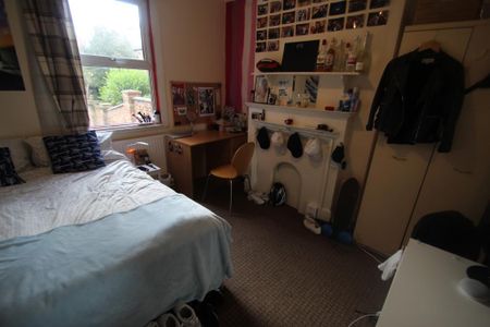 6 bedroom semi-detached house to rent - Photo 5