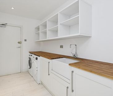 6 bedroom detached house to rent - Photo 5