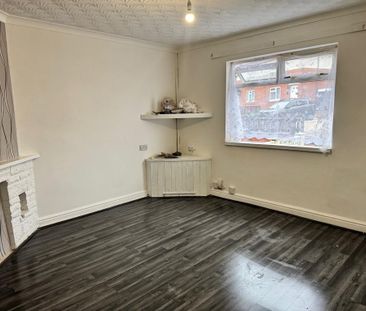 2 bedroom semi-detached house to rent - Photo 2