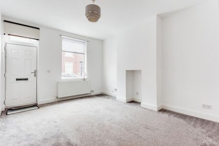 2 bedroom terraced house to rent - Photo 2