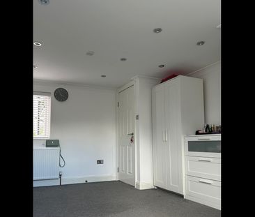 Room in a Shared House, Capworth Street, E10 - Photo 5
