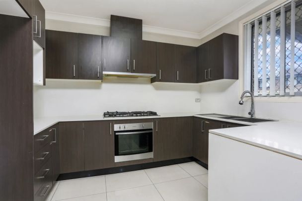 3 Bedroom Villa in the Heart of Doonside - Photo 1