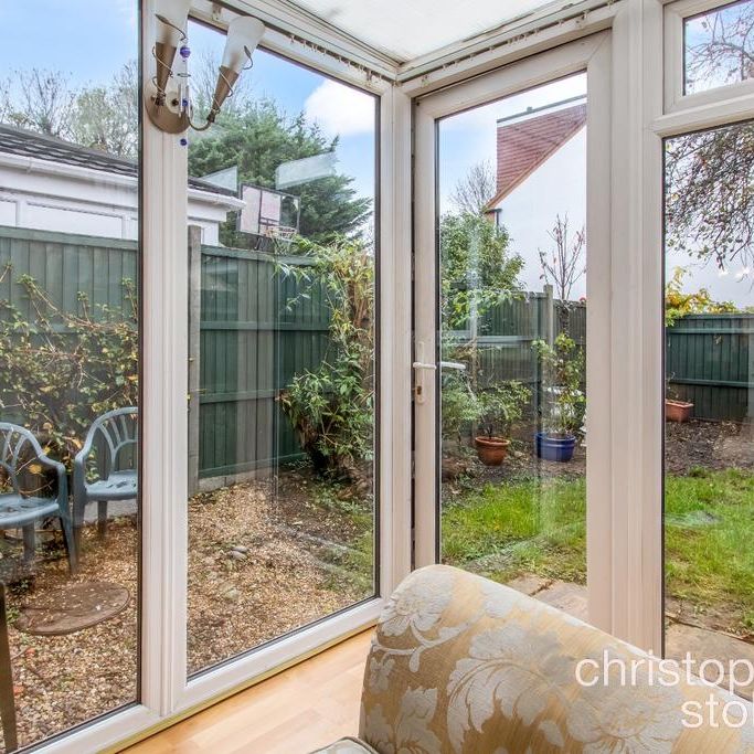 3 bedroom end of terrace house to rent - Photo 1