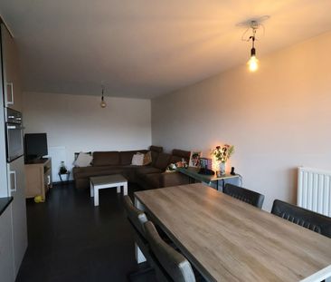 Appartement op de 2de verdieping met terras, kelderberging en autos... - Photo 1