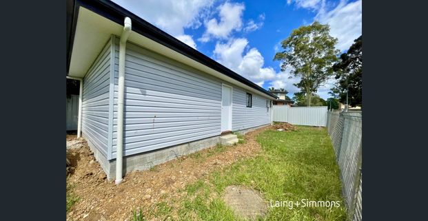 Brand new, modern two-bedroom granny flat - Photo 1
