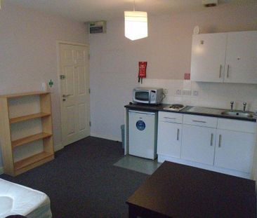 Studio to rent - Photo 1