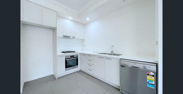 Spacious 2 bedroom + study modern apartment - Photo 1