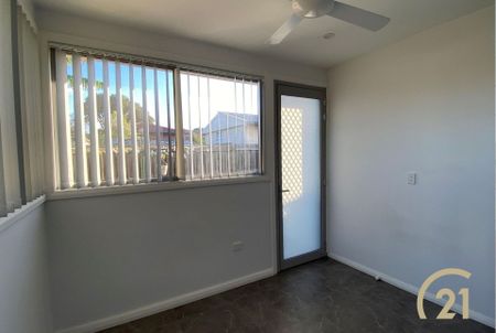 Near New&comma; 2 Bedroom Granny Flat&excl; - Photo 3