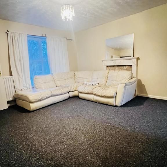 4 bedroom semi-detached house to rent - Photo 1