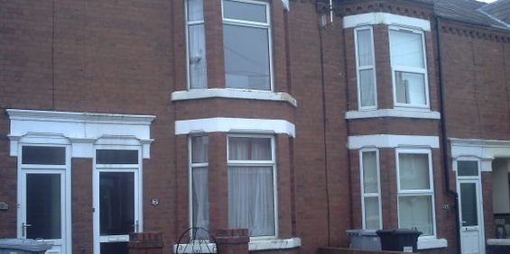 4 bedroom House Ernest St Crewe CW2 - Photo 3