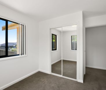 Three Bedroom Home with Ocean Views - Photo 5