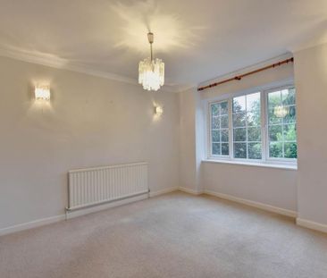 4 bedroom end of terrace house to rent - Photo 5