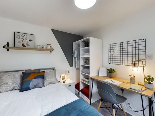 1 bedroom in a house share to rent - Photo 1