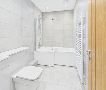 2 bedroom end of terrace house to rent - Photo 1