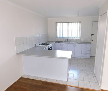 TWO BEDROOM UNIT CLOSE TO SCHOOLS, SHOPS AND TRANSPORT. - Photo 6