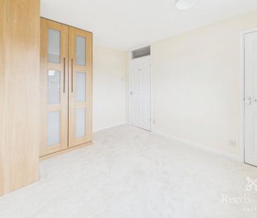 3 bedroom semi-detached house to rent - Photo 3