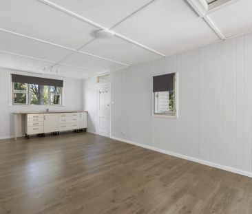 Modern Family Home In Ideal Location - Photo 6